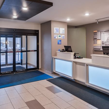 Holiday Inn Express Hotel & Suites Sioux Falls At Empire Mall By Ihg Exterior photo