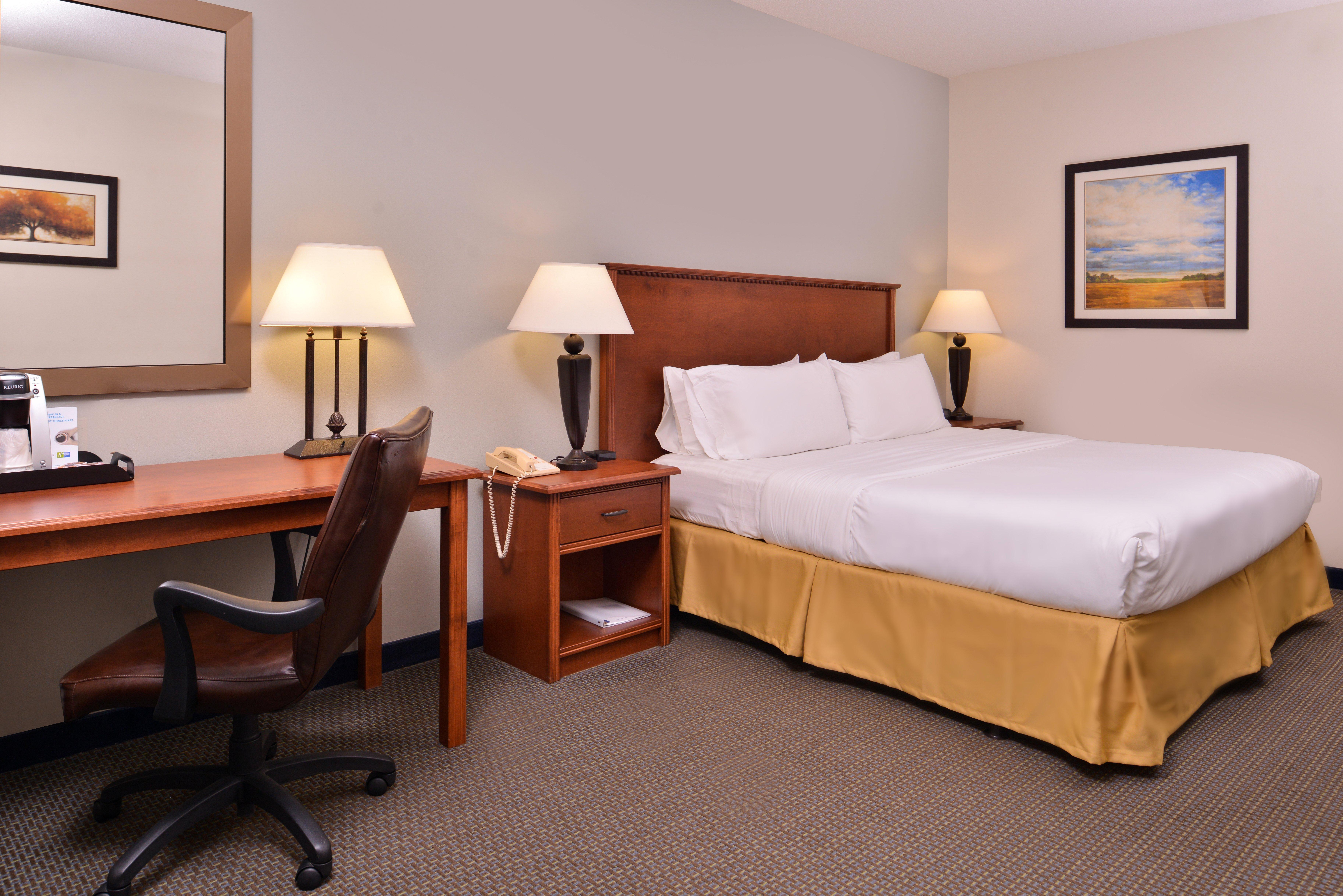 Holiday Inn Express Hotel & Suites Sioux Falls At Empire Mall By Ihg Exterior photo