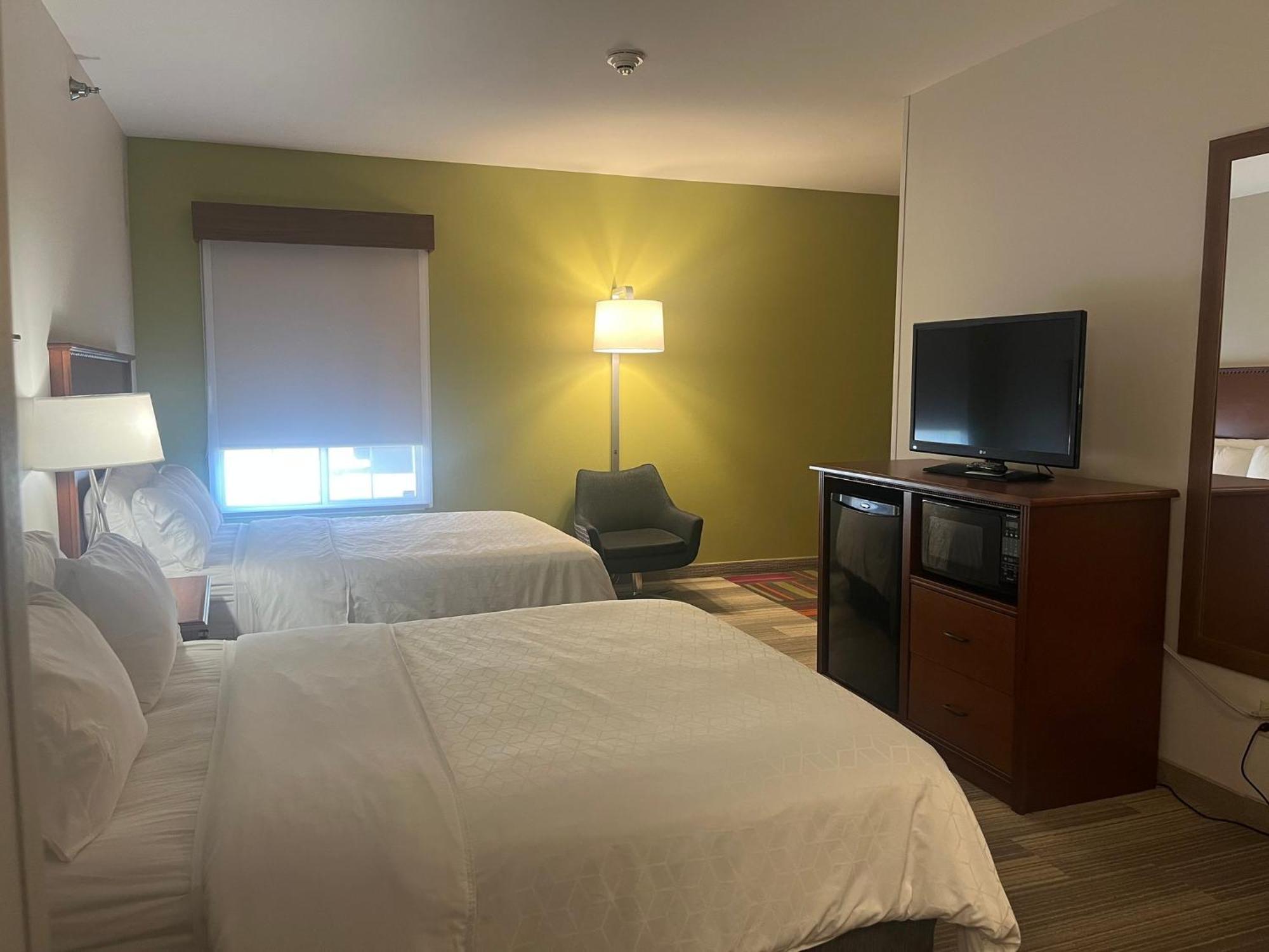 Holiday Inn Express Hotel & Suites Sioux Falls At Empire Mall By Ihg Exterior photo