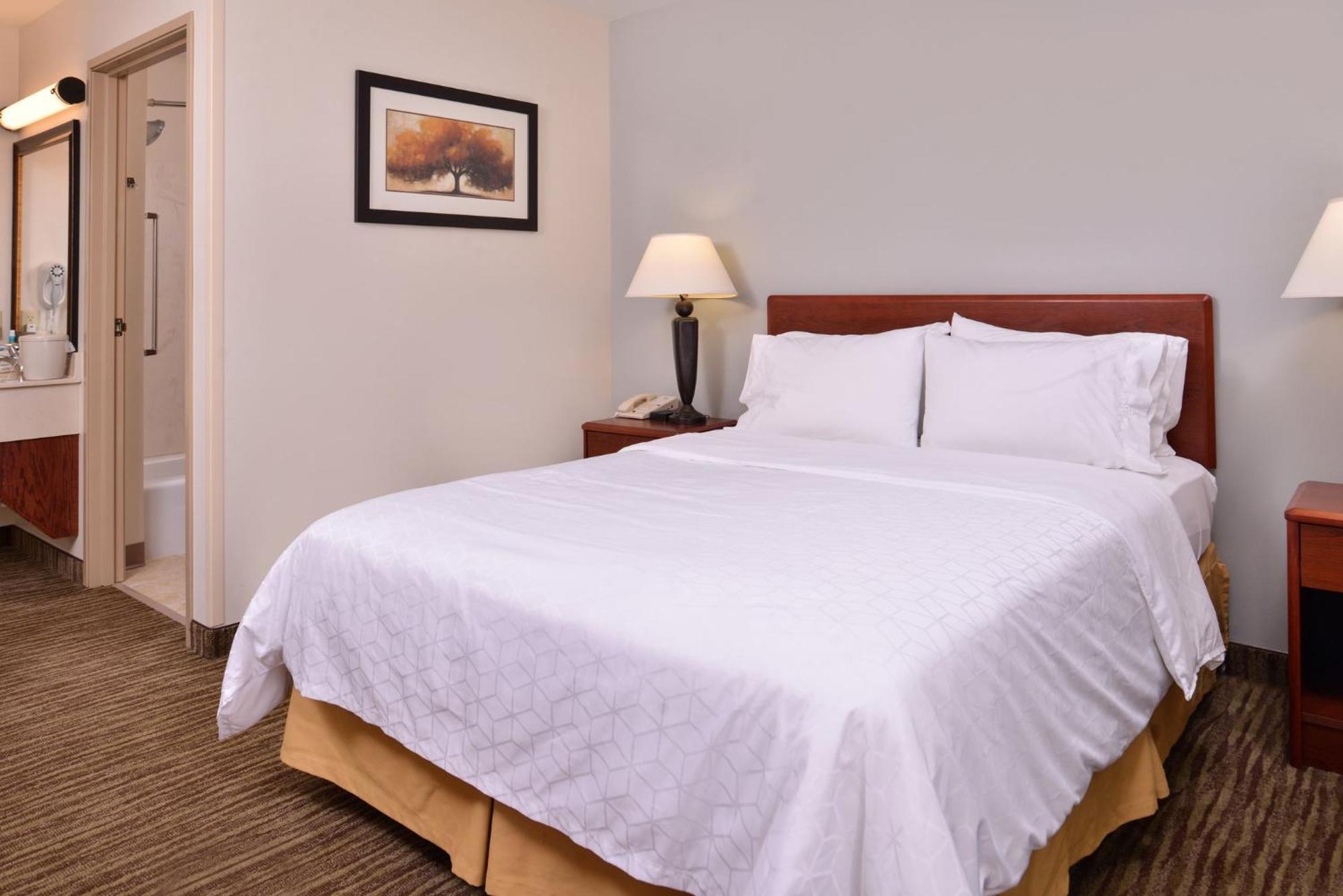 Holiday Inn Express Hotel & Suites Sioux Falls At Empire Mall By Ihg Exterior photo