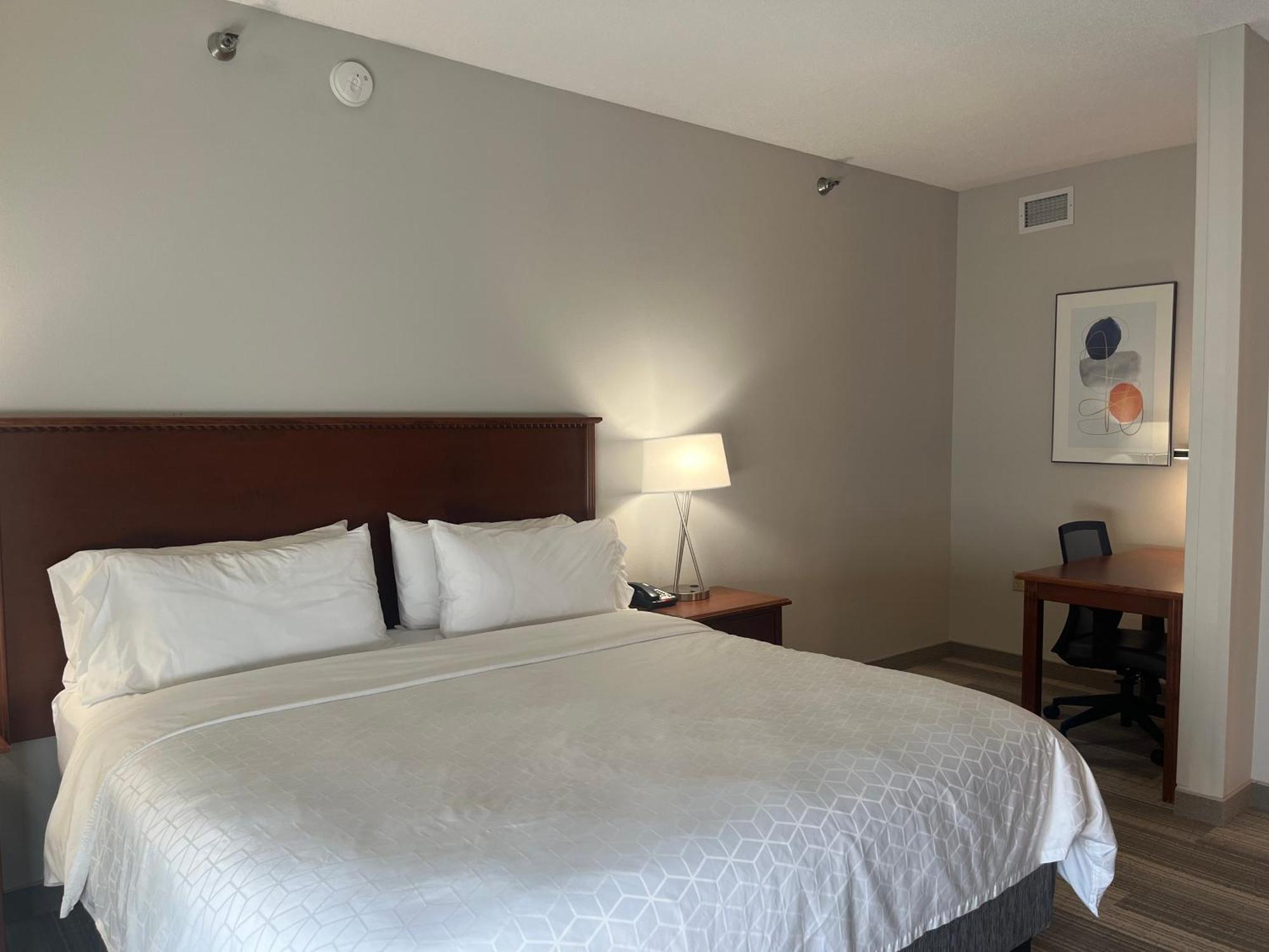 Holiday Inn Express Hotel & Suites Sioux Falls At Empire Mall By Ihg Exterior photo