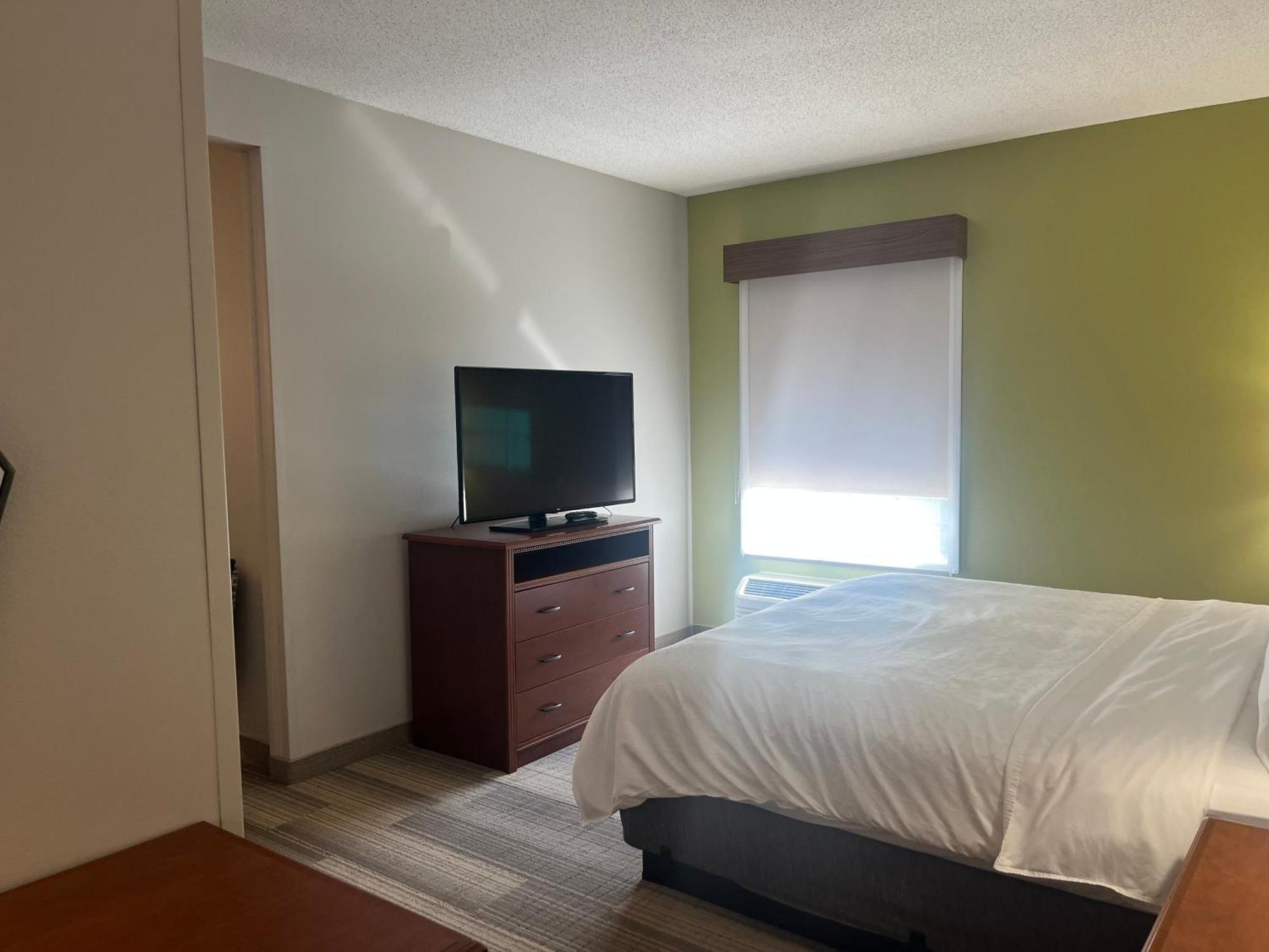 Holiday Inn Express Hotel & Suites Sioux Falls At Empire Mall By Ihg Exterior photo