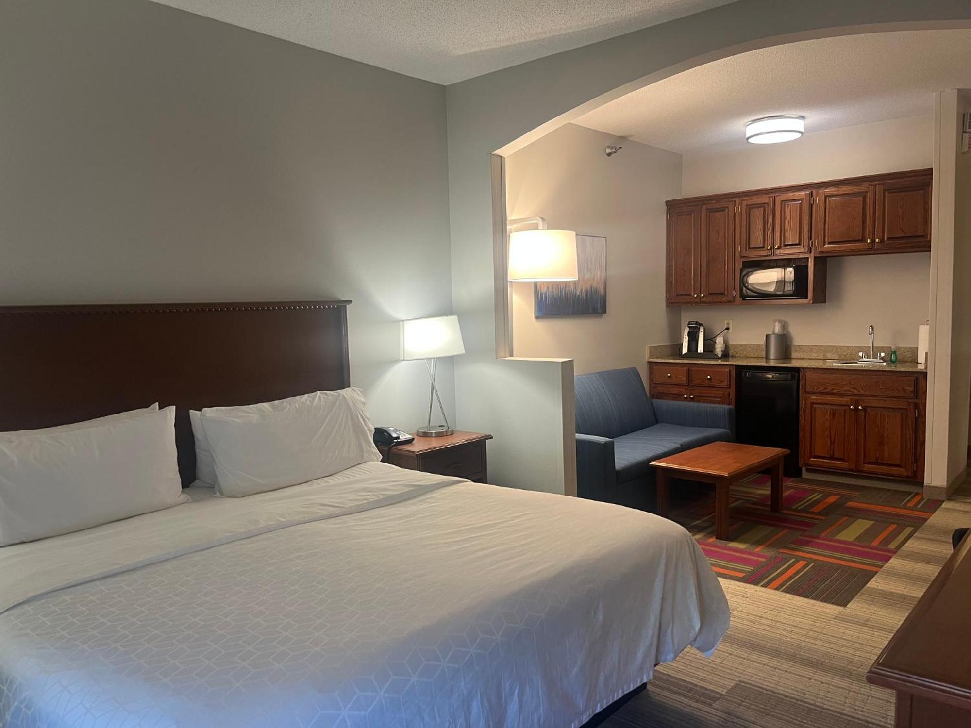 Holiday Inn Express Hotel & Suites Sioux Falls At Empire Mall By Ihg Exterior photo