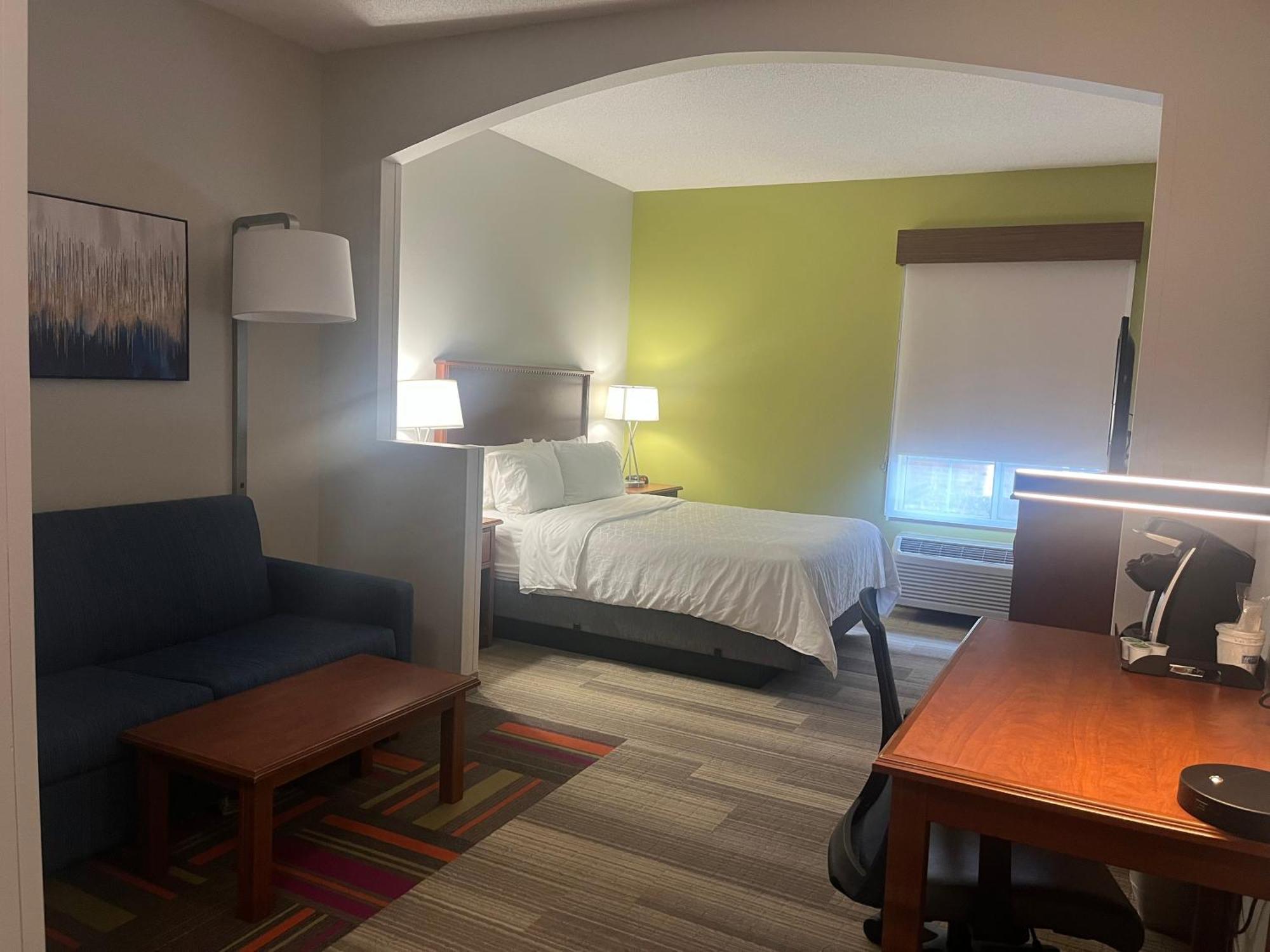 Holiday Inn Express Hotel & Suites Sioux Falls At Empire Mall By Ihg Exterior photo
