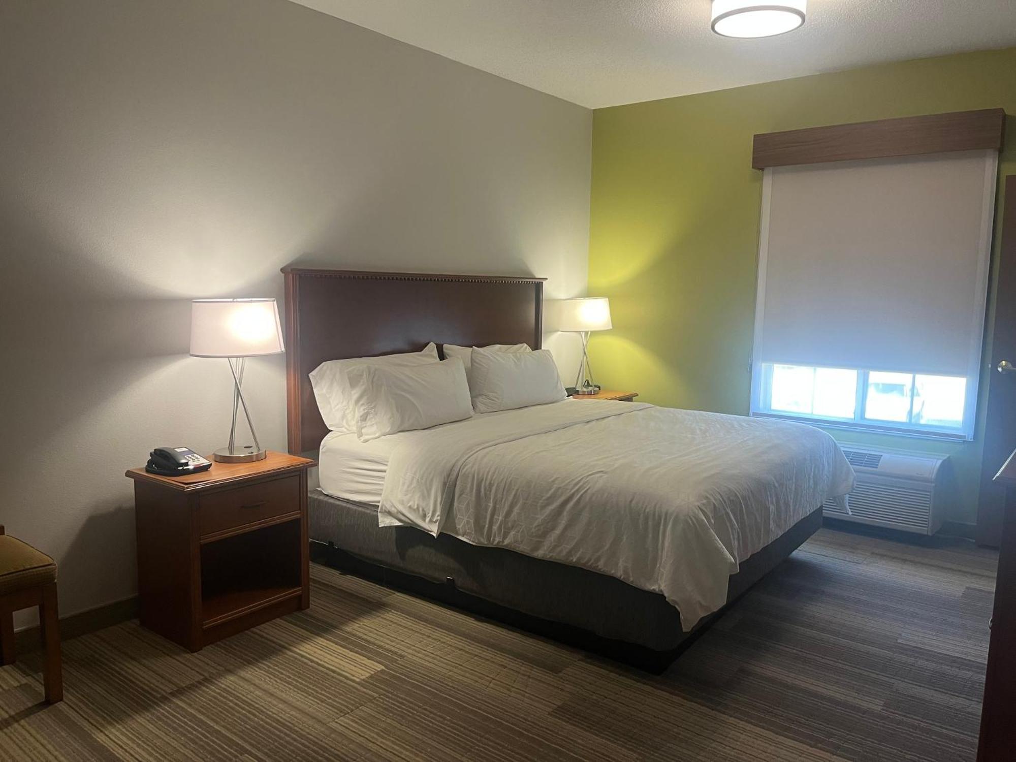 Holiday Inn Express Hotel & Suites Sioux Falls At Empire Mall By Ihg Exterior photo
