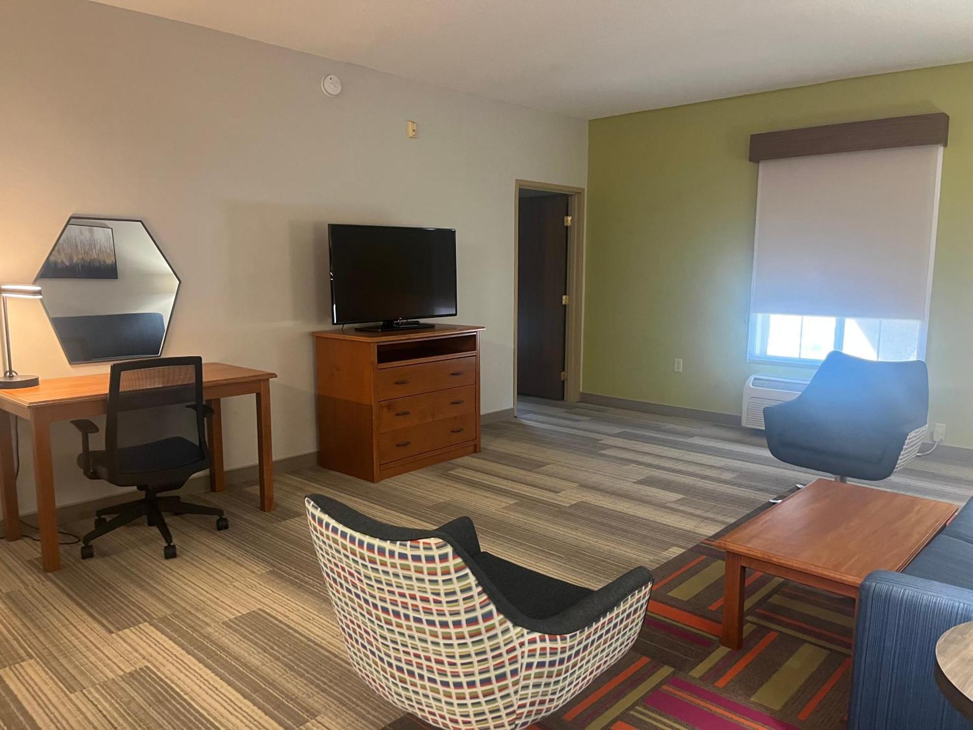 Holiday Inn Express Hotel & Suites Sioux Falls At Empire Mall By Ihg Exterior photo
