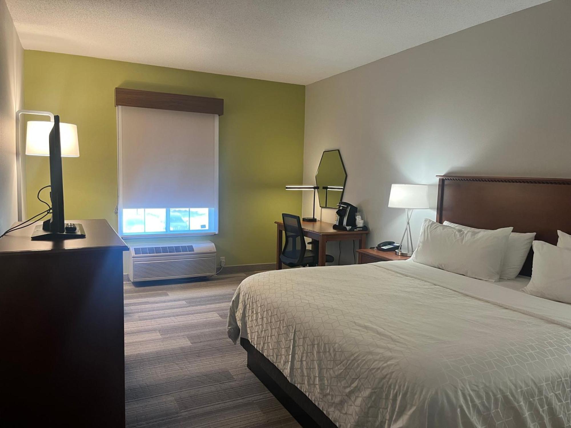 Holiday Inn Express Hotel & Suites Sioux Falls At Empire Mall By Ihg Exterior photo