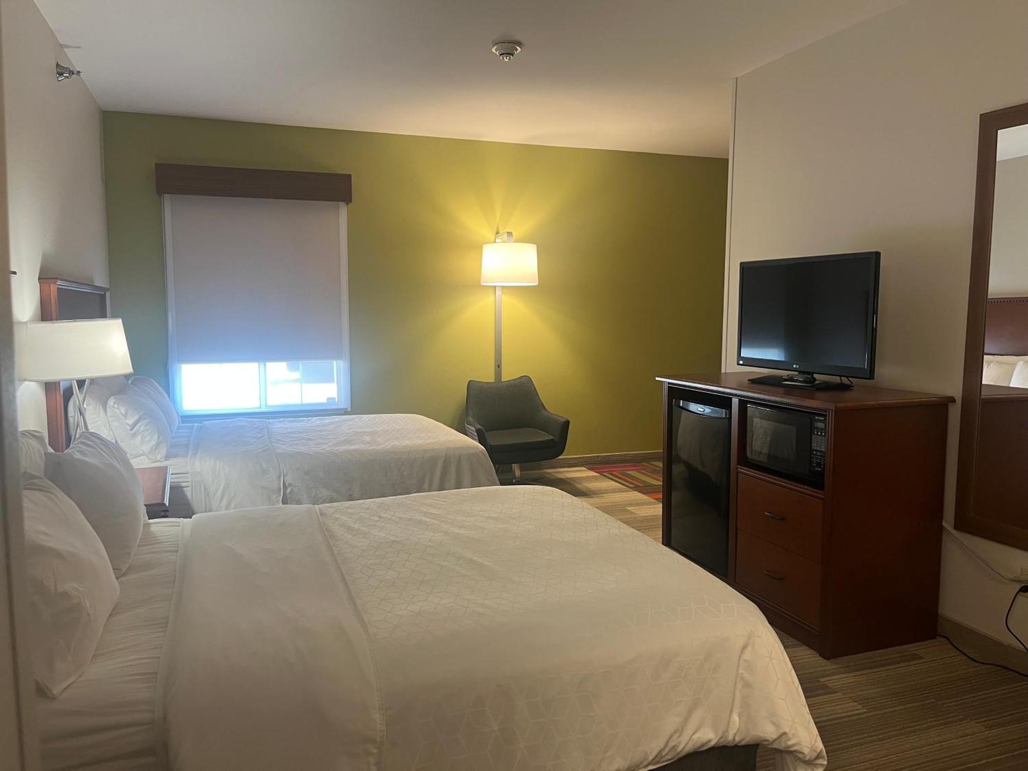 Holiday Inn Express Hotel & Suites Sioux Falls At Empire Mall By Ihg Exterior photo