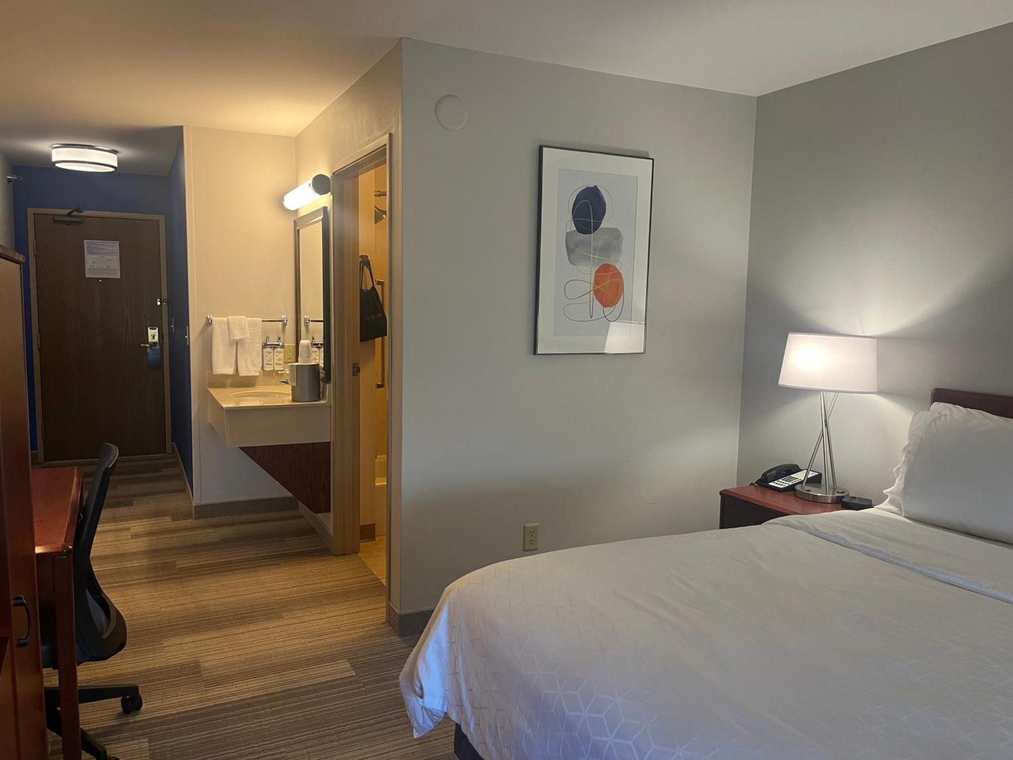 Holiday Inn Express Hotel & Suites Sioux Falls At Empire Mall By Ihg Exterior photo